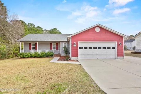 130 Fodder Dr, Hubert, NC 28539