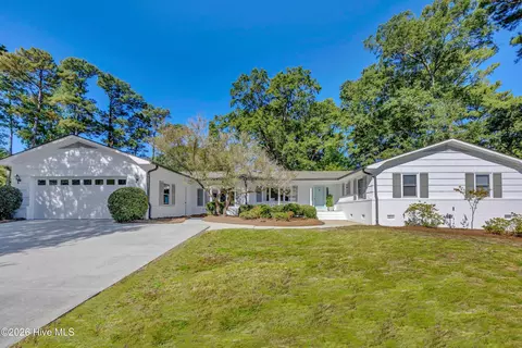 101 White Oak Dr, Wilmington, NC 28409