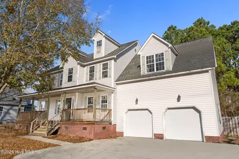 223 Everett Dr, Sneads Ferry, NC 28460