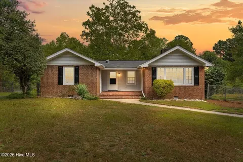 119 Bluebird Ln, West End, NC 27376