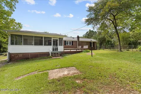 119 Bluebird Ln, West End, NC 27376 photo 5