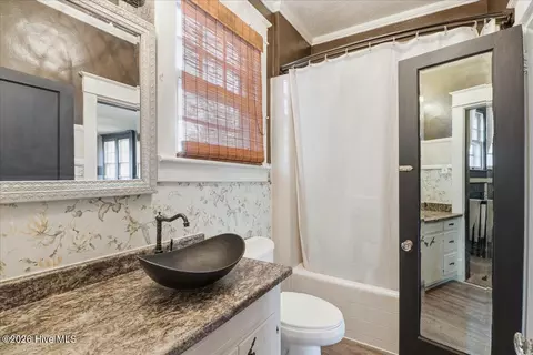 123 E College St, Mount Olive, NC 28365 photo 17
