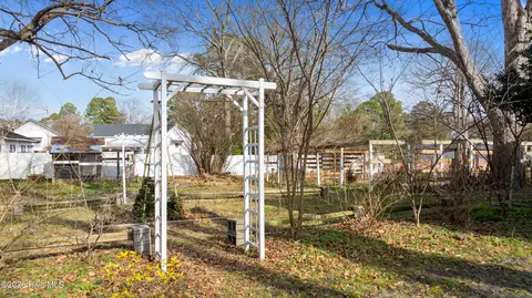 123 E College St, Mount Olive, NC 28365 photo 50