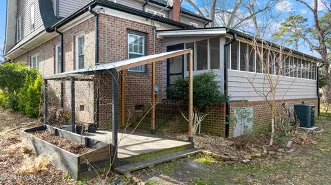 123 E College St, Mount Olive, NC 28365 photo 32