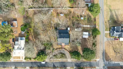 123 E College St, Mount Olive, NC 28365 photo 34