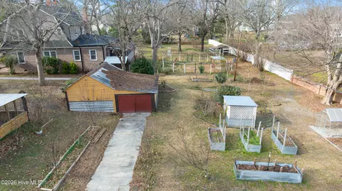 123 E College St, Mount Olive, NC 28365 photo 58