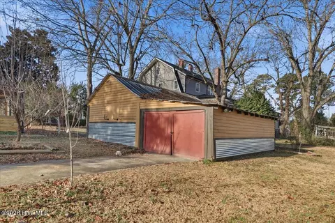 123 E College St, Mount Olive, NC 28365 photo 30