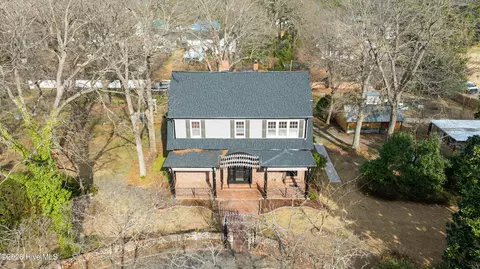 123 E College St, Mount Olive, NC 28365 photo 2