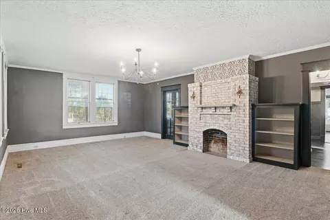 123 E College St, Mount Olive, NC 28365 photo 5