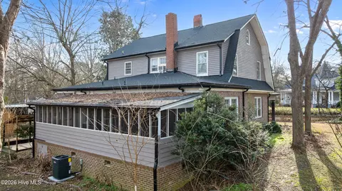 123 E College St, Mount Olive, NC 28365 photo 31
