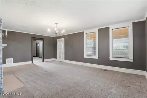123 E College St, Mount Olive, NC 28365 photo 7