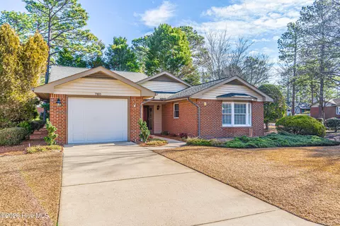 760 Pinehurst Trace Dr, Pinehurst, NC 28374