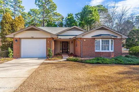 760 Pinehurst Trace Dr, Pinehurst, NC 28374 photo 2