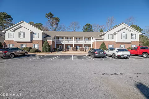 2221 Locksley Woods Dr #G, Greenville, NC 27858