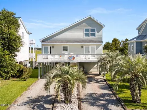 505 N Shore Dr E, Sunset Beach, NC 28468