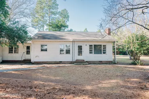 2377 Lyon Landing Rd, Elizabethtown, NC 28337
