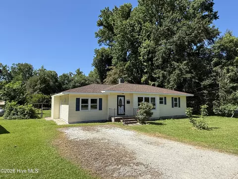 18 White Oak St, Jacksonville, NC 28540