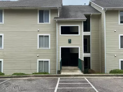 3392 Galleria Dr #13, Fayetteville, NC 28303