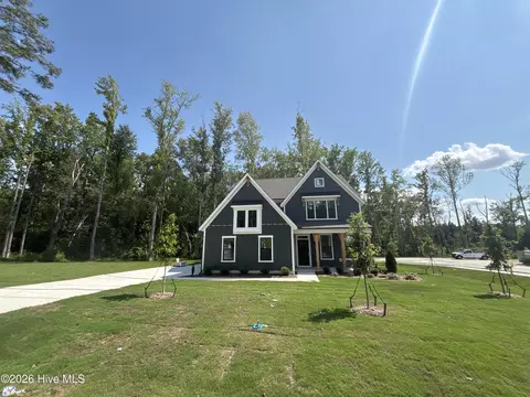 375 Glade Dr, Aberdeen, NC 28315