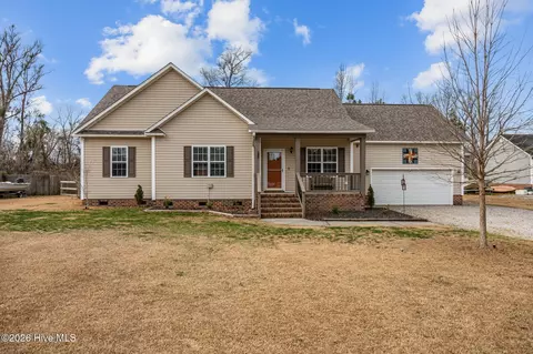 377 Knollwood Dr, Hampstead, NC 28443
