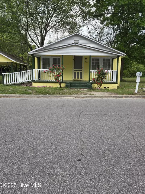 607 Washington St, Laurinburg, NC 28352