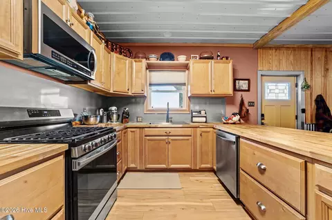 Kitchen - 4176 Jolly Rd, Ayden, NC 28513 photo 3 of 5