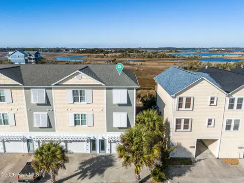 509 N New River Dr #E, Surf City, NC 28445