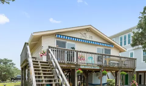 3526 E Dolphin Dr, Oak Island, NC 28465