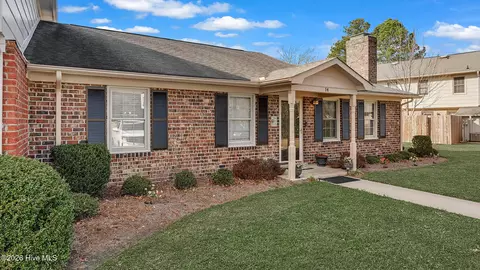 14 Scott St, Greenville, NC 27858