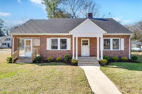 503 N Pine St, Warsaw, NC 28398