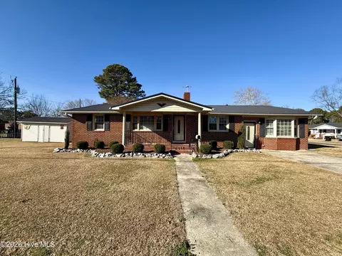 200 First St, Williamston, NC 27892