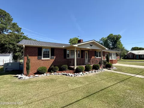 200 First St, Williamston, NC 27892