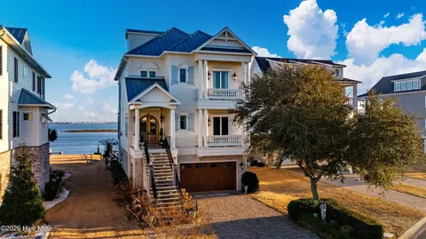 205 Back St, Newport, NC 28570