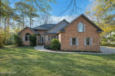 214 Ravenswood Rd, Hampstead, NC 28443