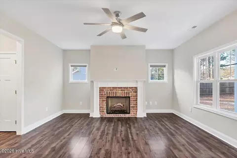 Living - 175 W New England Ave, Pinebluff, NC 28373 photo 5 of 5