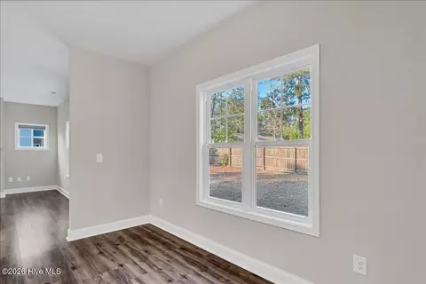 Entry Way - 175 W New England Ave, Pinebluff, NC 28373 photo 4 of 9