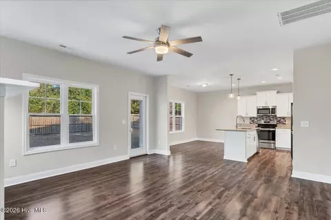 Living - 175 W New England Ave, Pinebluff, NC 28373 photo 4 of 5