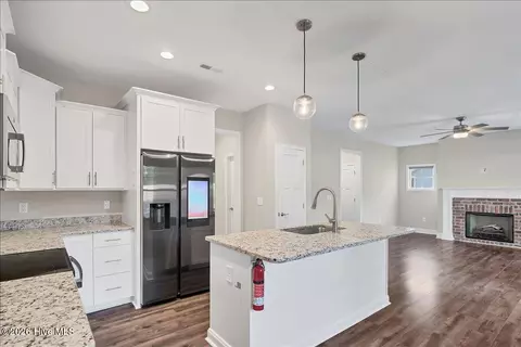 Kitchen - 175 W New England Ave, Pinebluff, NC 28373 photo 2 of 6