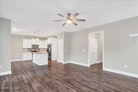 Living - 175 W New England Ave, Pinebluff, NC 28373 photo 3 of 5