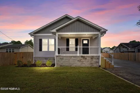 6021 Shiloh Dr, Wilmington, NC 28409