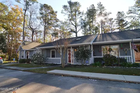 600 N 35th St #1202, Morehead City, NC 28557