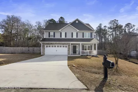 101 Eagle River Ct, Jacksonville, NC 28540