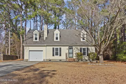 109 Seattle Slew Dr, Havelock, NC 28532