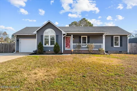6533 Applewhite Rd, Fayetteville, NC 28304