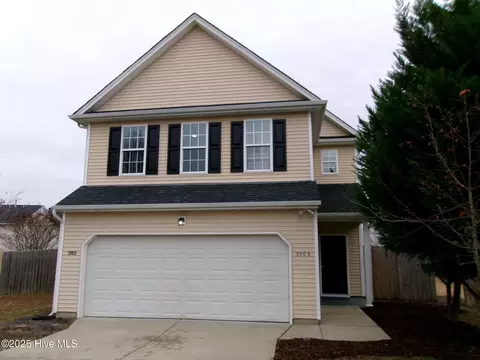 3909 Patriot Ridge Ct, Raleigh, NC 27610