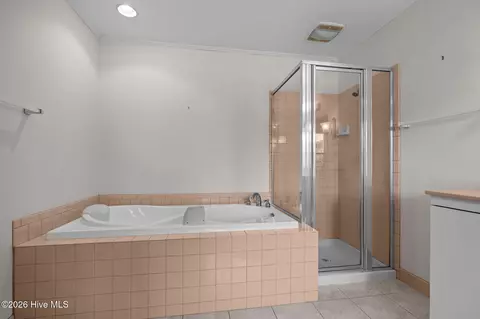 Bath - 630 Seashore Dr, Atlantic, NC 28511 photo 4 of 7