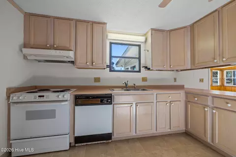 Kitchen - 630 Seashore Dr, Atlantic, NC 28511 photo 1 of 2