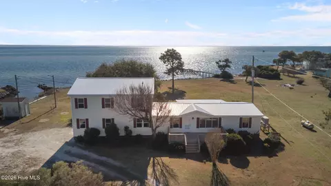 630 Seashore Dr, Atlantic, NC 28511