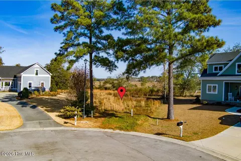 1218 Woods Ct, Morehead City, NC 28557