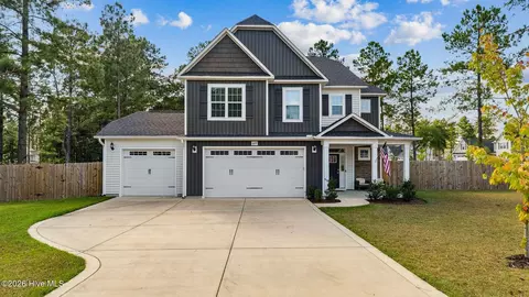 609 Muscadine Ln, Aberdeen, NC 28315